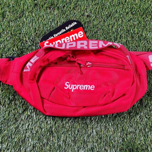 NWT Supreme Waist Crossbody Bag Fanny Pack SS18 Red - Picture 1 of 5